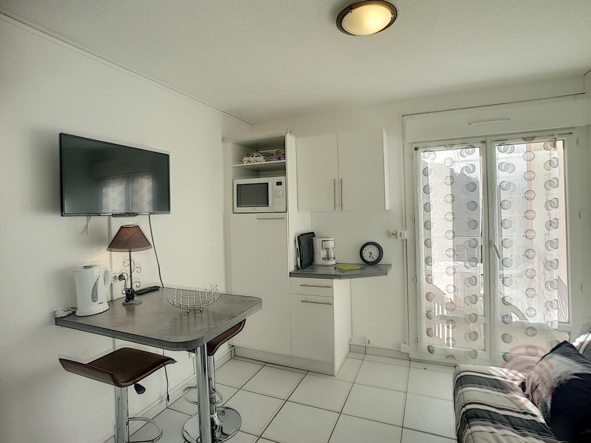 Studio Renove Avec Balcon, Animaux Acceptes, Wifi, A 650M Des Thermes - Fr-1-451-92 Lamalou-les-Bains Exterior foto